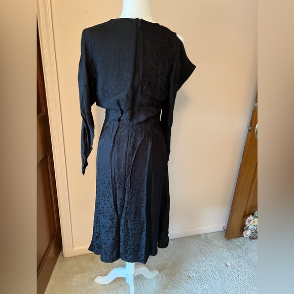 NWOT Iro Atry asymmetric cold-shoulder satin-jacquard midi dress - Picture 7 of 9